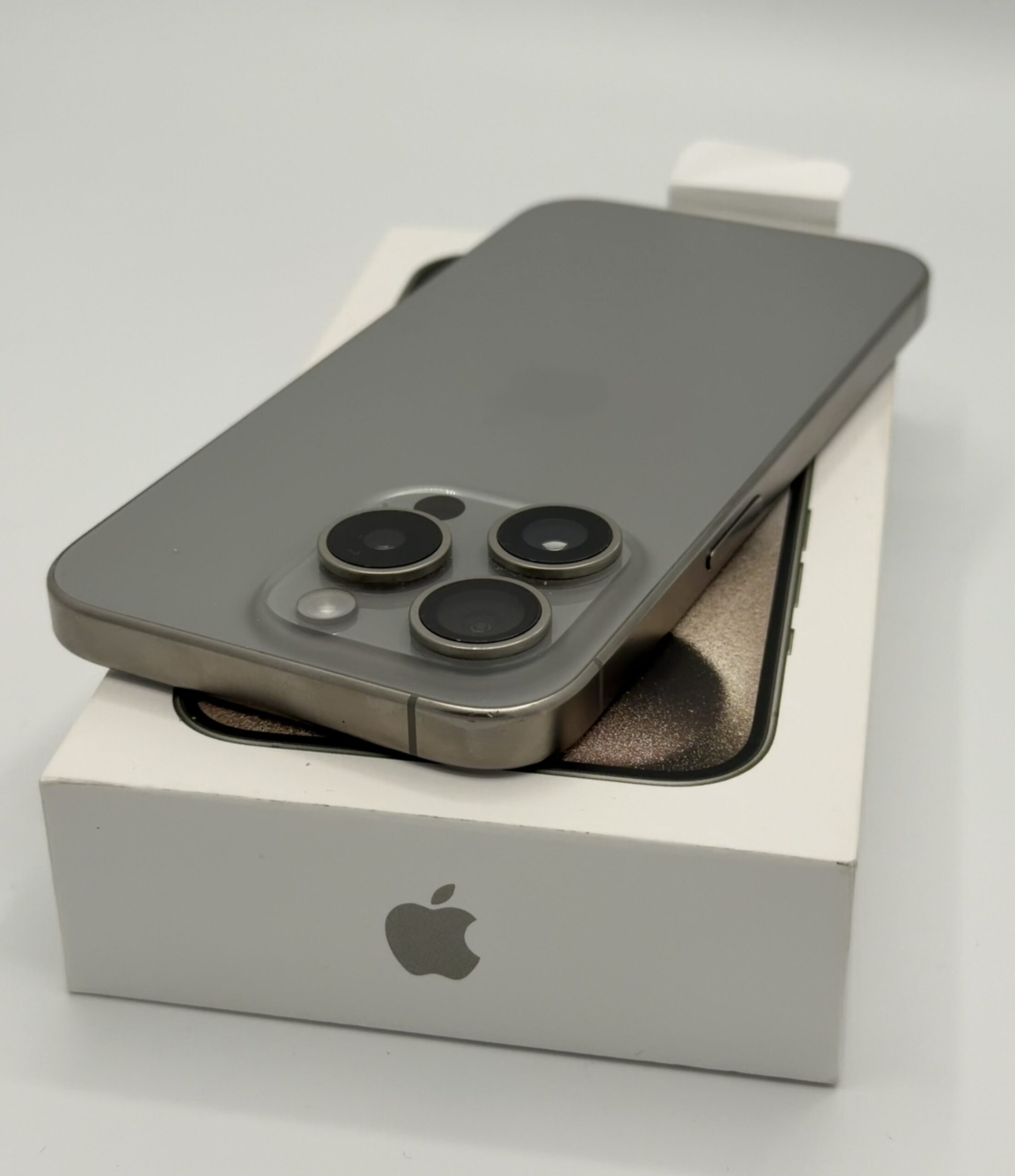 iPhone 15 Pro 128GB Naturel Titan | Krasvrij glas | Batt 89% - Afbeelding 3